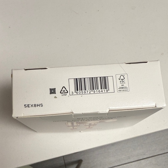 Yves Saint Laurent White Box with Gold Design lipstick duo - Picture 4 of 4